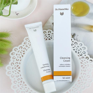 Demachiant Dr. Hauschka Cleansing Cream