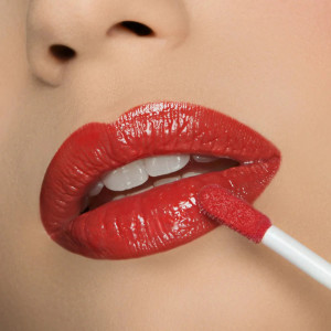 Luciu de buze cu textura cremoasa Diego dalla Palma Push Up Gloss Volume Effect, 8 ml  1