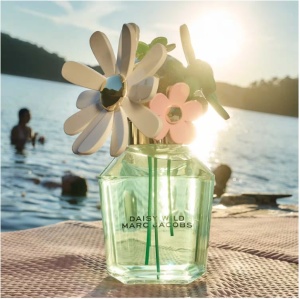Marc Jacobs Daisy Wild Apa de Parfum, Femei