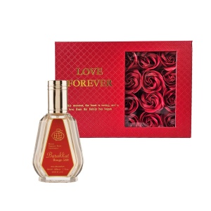 Set cadou Darlis, Apa de Parfum Barakkat Rouge 540, Fragrance World, Unisex, 50 ml si Cutie cu trandafiri