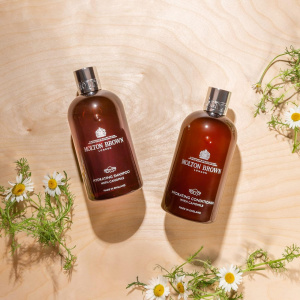 Set Molton Brown Hydrating With Camomile Hair Collection Sampon 100Ml + Balsam 100Ml