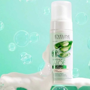  Spuma de curatare Purifianta si Calmanta Eveline Cosmetics Organic Aloe + Collagen, 150 ml