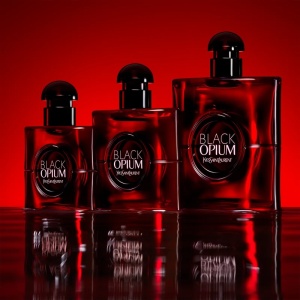Yves Saint Laurent Black Opium Over Red, Apa de Parfum