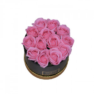 Aranjament floral cutie rotunda neagra cu trandafiri de sapun roz - Img 3