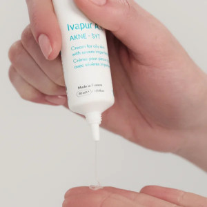 Crema pentru piele grasa cu imperfectiuni severe Ivapur A.I Akne-Syt, Ivatherm