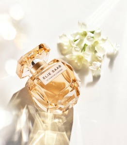 Set cadou Elie Saab Le Parfum Lumiere, Femei, Apa de Parfum, 90 ml + Lotiune de corp 75 ml + Apa de Parfum, 10 ml - Img 2