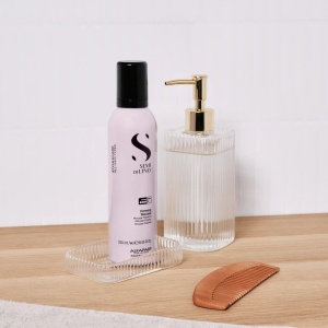 Spuma cu fixare puternica Alfaparf Semi di Lino Style&Care Firming Mousse, 250 ml