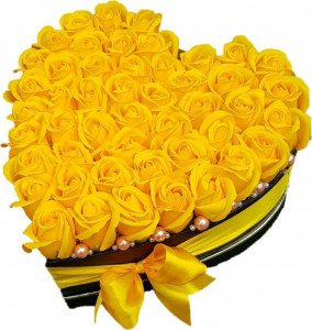 Aranjament floral inima cu trandafiri de sapun Special L, galben