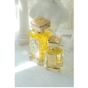 Argos Pour Femme, Apa de Parfum