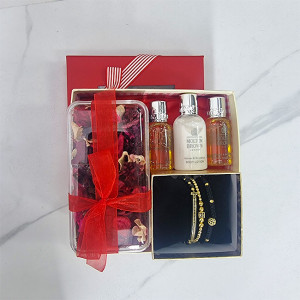 Set Roses Symphony,  Set 3 bratari din otel inoxidabil, onix si zirconiu, Gel de Dus Molton Brown Vetiver & Grapefruit Bath,  2 x Lotiune de corp Molton Brown Vetiver & Grapefruit, Flori Uscate si Parfumate