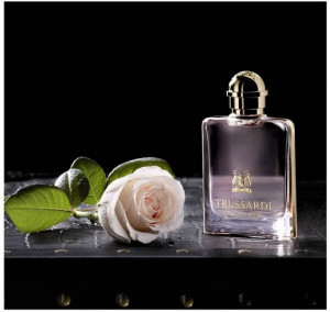Trussardi Delicate Rose, Apa de Toaleta, Femei - Img 3