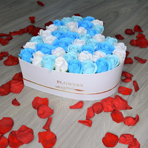 Aranjament floral Fiory Absolute cutie inima cu 41 trandafiri sapun - Img 3