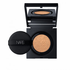 Fond de ten NARS Natural Radiant Longwer Foundation Cushion