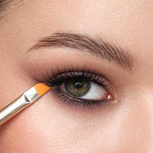 Pensula pentru machiajul sprancenelor si aplicarea creionului de ochi Eveline Cosmetics - Img 2
