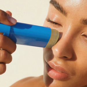 Protector pentru fata si corp UV Shiseido Clear Stick WetForce SPF 50+ - Img 3