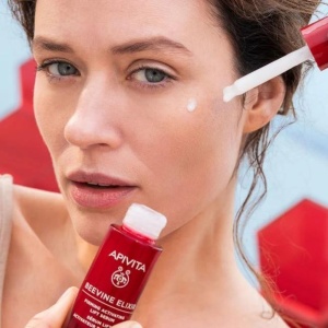 Ser pentru fata Beevine Elixir Apivita, 30 ml