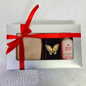 Set Calm Aura cu lotiune de corp martisor si esarfa matase