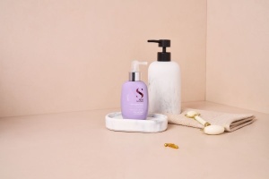 Spray anti-frizz pentru netezire Alfaparf Milano Semi Di Lino SmoothSmooth Frizz Defeat Spray 125 ml
