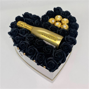 Aranjament floral Opulence, cutie inima cu trandafiri de sapun negri si Prosecco Bottega Gold si praline Ferrero Rocher - Img 4