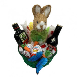Cos cadou de Paste, Jagermeister 200ml, Baileys Original 200ml, praline Raffaello si Kinder Bueno, oua Kinder Joy, iepuras decorativ si alte decoratiuni deosebite