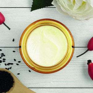 Crema de zi intens revitalizanta The Body Shop Oils of Life Intensely Revitalising Cream, 50 ml
