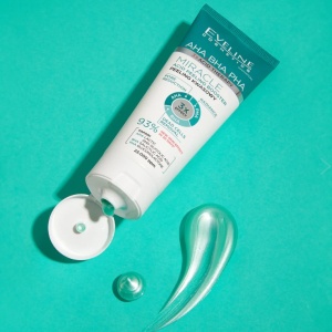 Exfoliant facial EvelineCosmetics Miracle, booster cu acizi pentru netezirea tenului si reducerea imperfectiunilor, 75 ml
