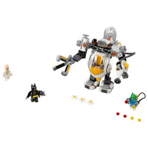 LEGO® BATMAN™ Batalia cu mancare a robotilor Egghead™ 70920