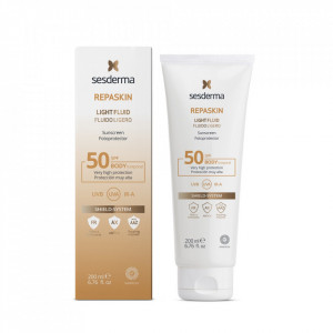 Lotiune spray cu textura usoara fotoprotectoare Sesderma Repaskin, SPF 50, 200 ml