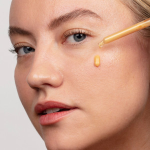 Ser cu acid hialuronic Antipodes Glow Ritual Vitamin C Serum - Img 3