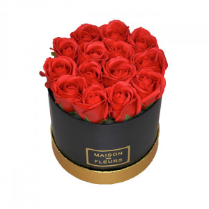 Aranjament floral cutie rotunda neagra cu trandafiri de sapun rosii - Img 3