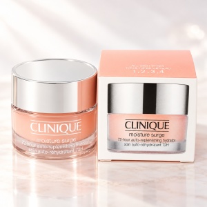 Crema hidratanta Clinique Moisture Surge 72H Auto Replenishing Hydrator, 15 Ml