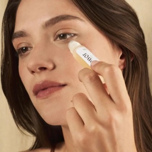 Roll-On pentru Ochi Payot Herbier cu Ingrediente Naturale, Calmant, Hidratant și Nutritiv, 15 ml