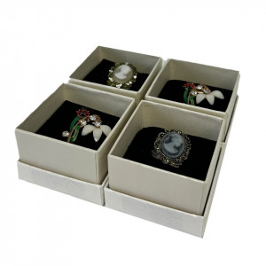 Set 4 martisoare tip brosa Camee Flower, ambalate in cutii individuale, Multicolor