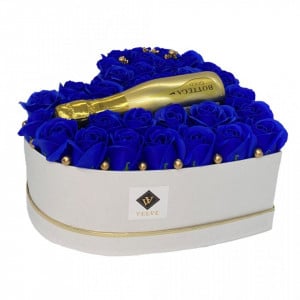 Aranjament floral Gold Rose, cutie inima cu trandafiri de sapun si Prosecco Bottega Rose Gold, albastru