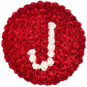 Aranjament floral personalizat cu litera I in cutie rotunda neagra cu 135 trandafiri de sapun - Img 4