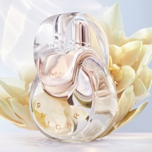 Bvlgari Omnia Crystalline, Apa de Toaleta, Femei, 100 ml + 15 ml + Crema de maini, 40 ml - Img 2