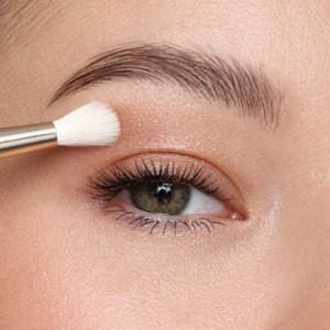 Pensula precisa pentru amestecarea fardurilor de ochi Eveline Cosmetics - Img 2