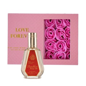 Set cadou Uniqift, Apa de Parfum Barakkat Rouge 540, Fragrance World, Unisex, 50 ml si Cutie cu trandafiri