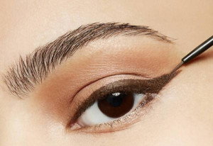Tus de ochi Mac Liquidlast Liner 24 Hr, 2,5 ml - Img 2