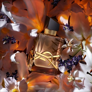 Yves Saint Laurent Libre Flowers & Flames, Apa de Parfum, Femei