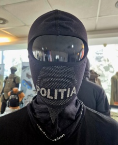 Cagula Pro function technical seamless - inscriptionata "POLITIA"