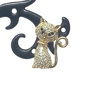 Cercei inox placat cu aur, pisica cu cristale mici - Img 3