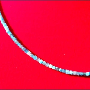 Colier apatit cuburi 2.5 mm, închidere și lant prelungire din inox . - Img 3
