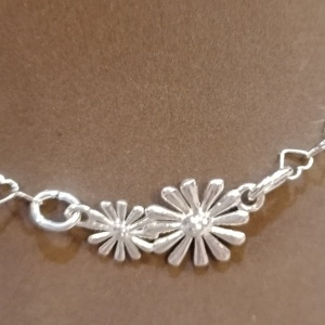 Bratara cu zale inimioare și link floricele, argint 925