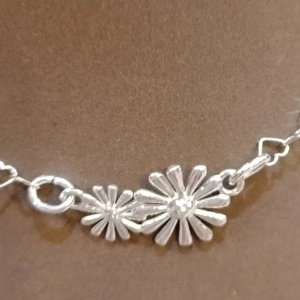 Bratara cu zale inimioare și link floricele, argint 925