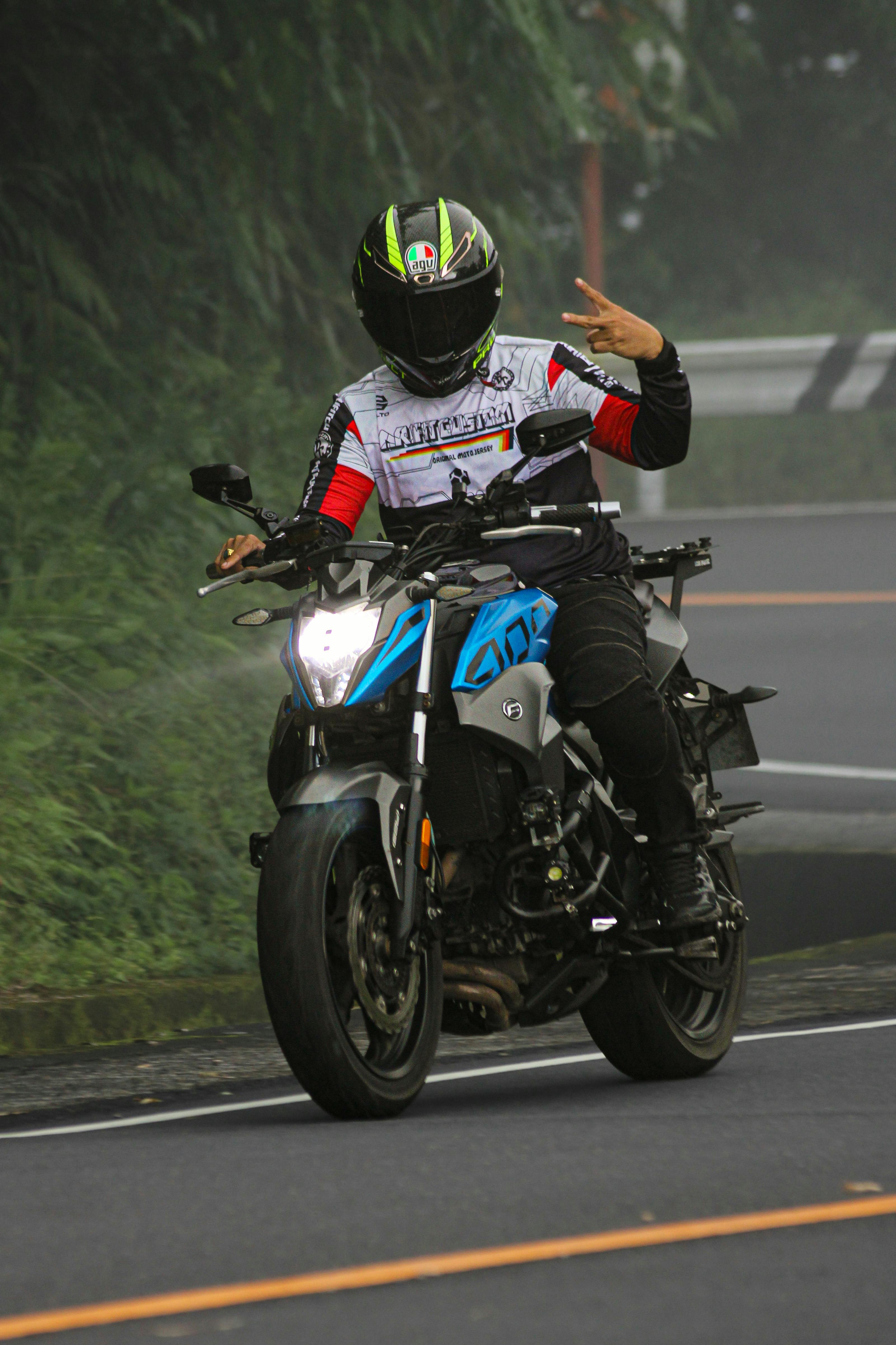 Top 5 piese esențiale pentru întreținerea motorului motocicletei tale
