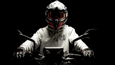 Top 7 greșeli pe care le fac motocicliștii începători când își repară singuri motocicleta.