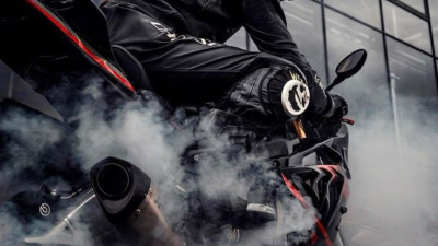 Zgomote ciudate la motocicletă? Ce pot indica și când trebuie să te îngrijorezi?