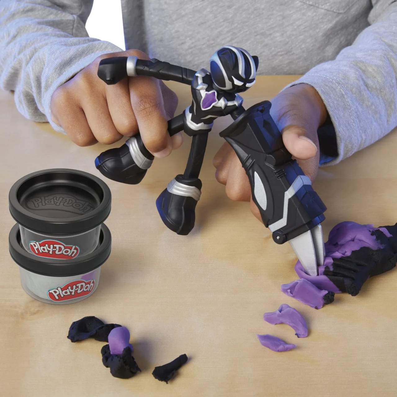 Play-Doh Marvel Figurina Flexibila Cu Accesorii Black Panther 10Cm - 2 | YEO