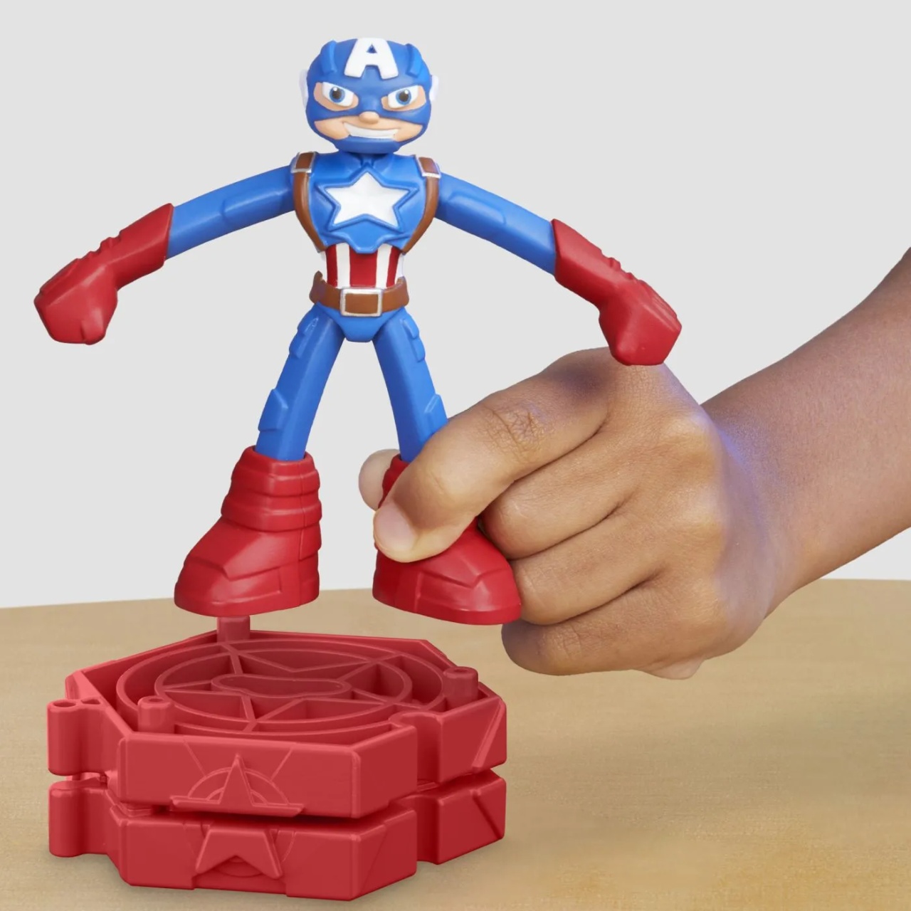 Play-Doh Marvel Figurina Flexibila Cu Accesorii Captain America 10Cm - 3 | YEO